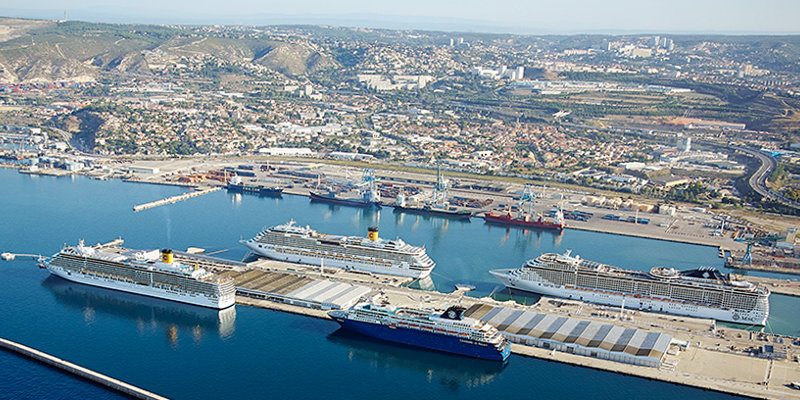 closest port from property LA BASTIDE DES REVERIES